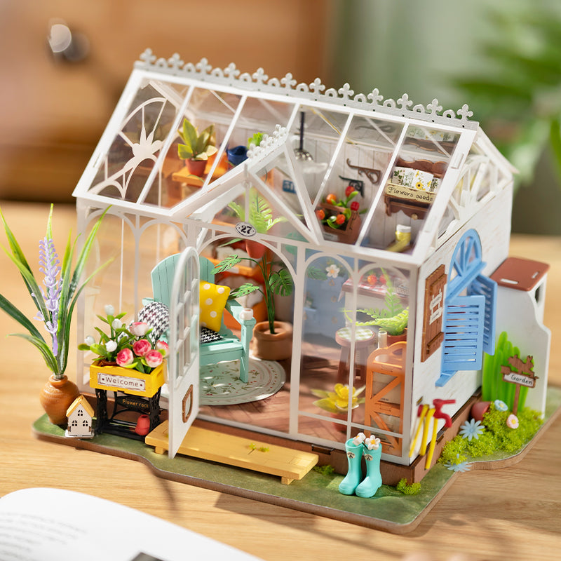 Dreamy Garden House DG163