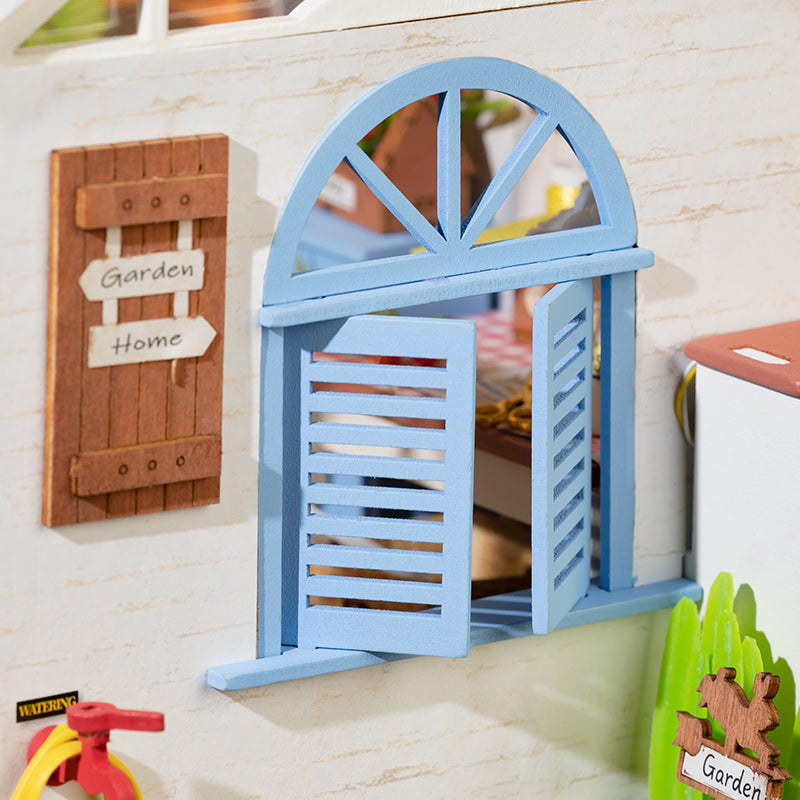 Dreamy Garden House DG163