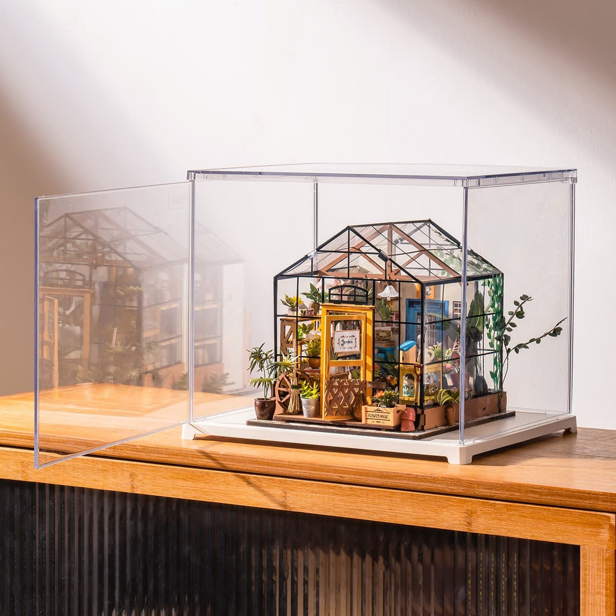 Cathy's Flower House DG104 with Display Box DF03L